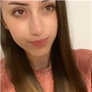 Me considero una persona con ganas de aprender y también poder ayudar a otras personas a que sientan más motivación por hábitos sanos como la lectura y el desarrollo de habilidades. Es fundamental que cada uno de ellos se sientan cómodos y les esté gustan